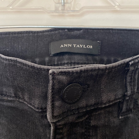 Ann Taylor Black Jeans ( The skinny modern fit ) - Picture 2 of 3